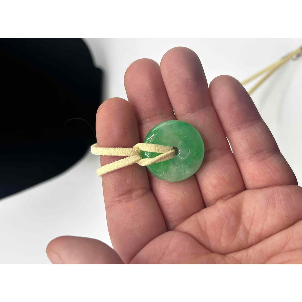 Green Jade Disc Pendant Necklace Unisex Beige Cord - Picture 2 of 3